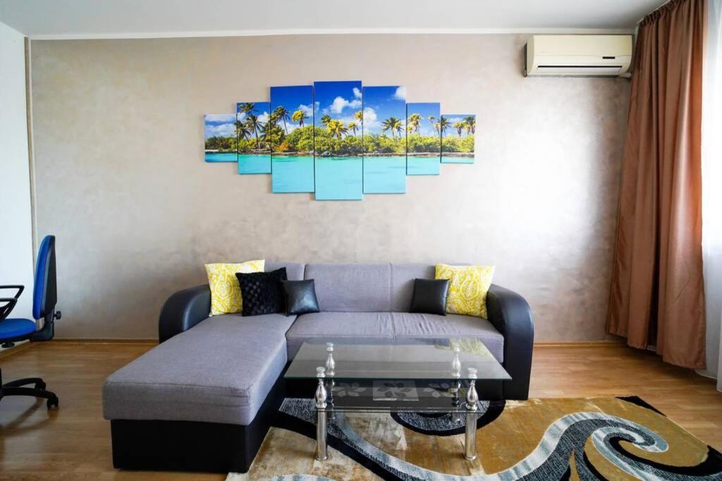 Sky Modern 1 Bedroom Apt W Free Parking بوخارست المظهر الخارجي الصورة