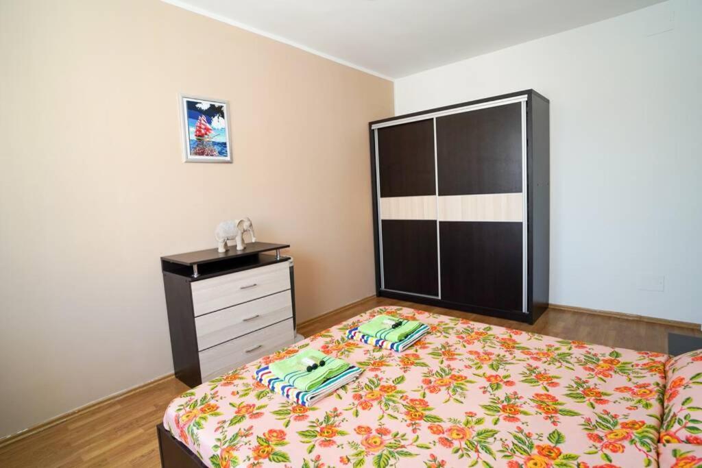 Sky Modern 1 Bedroom Apt W Free Parking بوخارست المظهر الخارجي الصورة