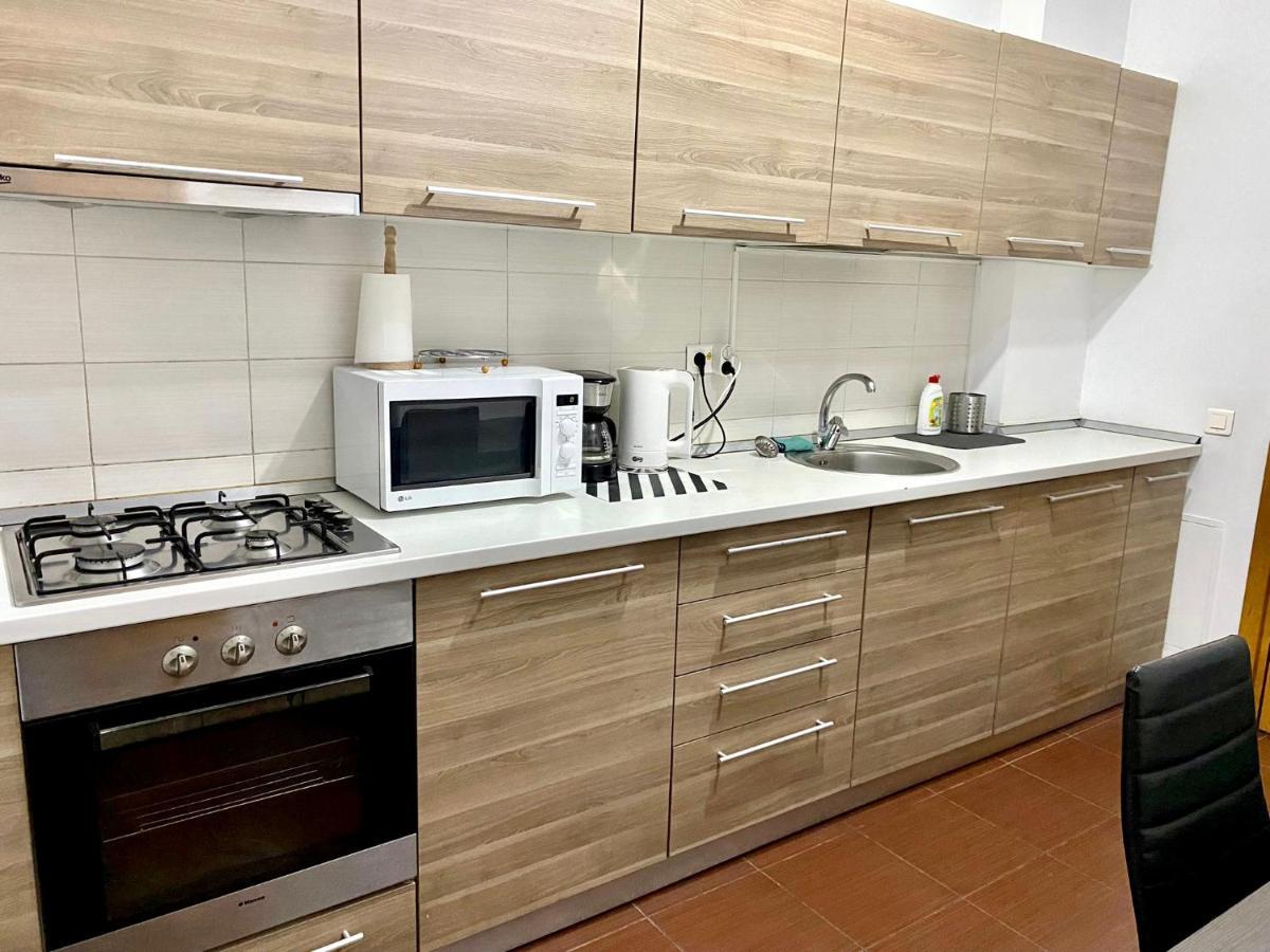 Sky Modern 1 Bedroom Apt W Free Parking بوخارست المظهر الخارجي الصورة