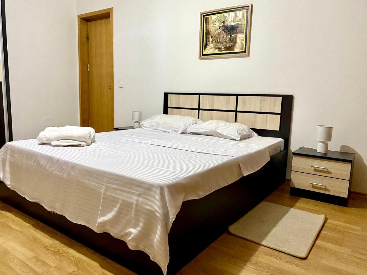 Sky Modern 1 Bedroom Apt W Free Parking بوخارست المظهر الخارجي الصورة